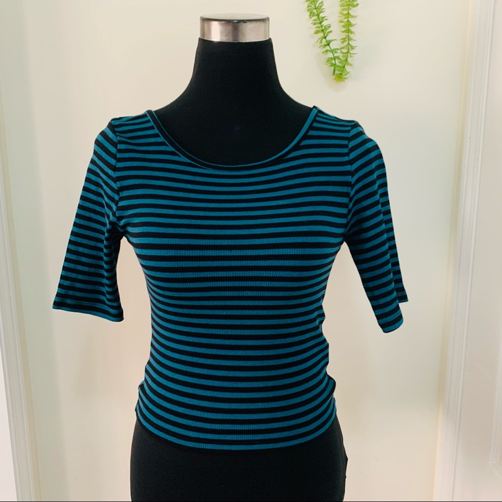 Forever21 Rugby Ribbed Stripes Deep Back Cut Crop Top Size Large - Picture 2 of 11